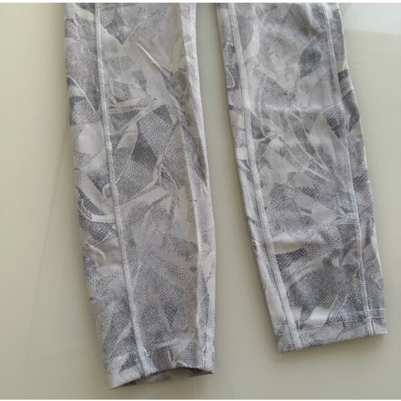 Lululemon Fast and Free white leggings size 6 - Picture 3 of 8